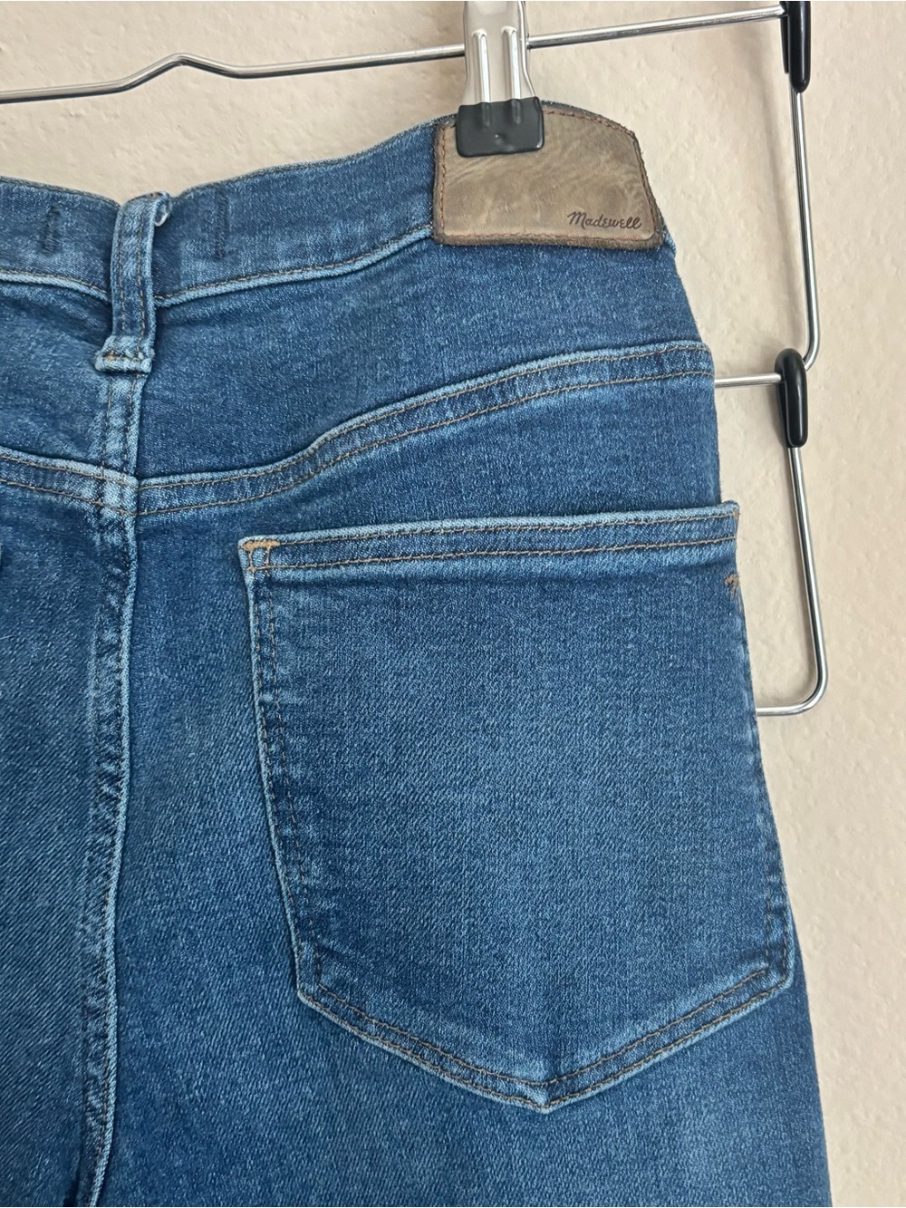 Madewell Mid-Rise Skinny Jeans — Size 29 - Picture 9 of 9